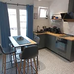 Ora Apartment *