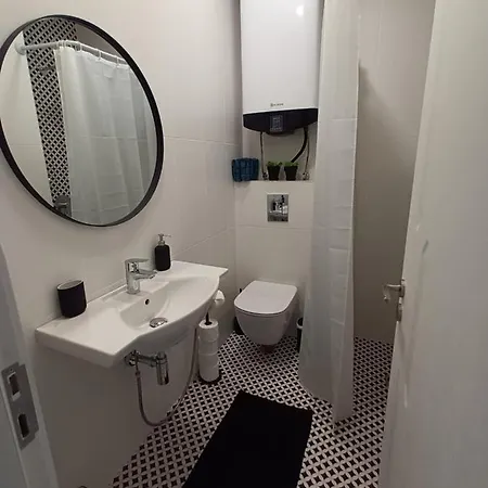Ora Apartment *